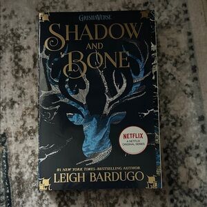 Shadow and Bone Book by Leigh Bardugo